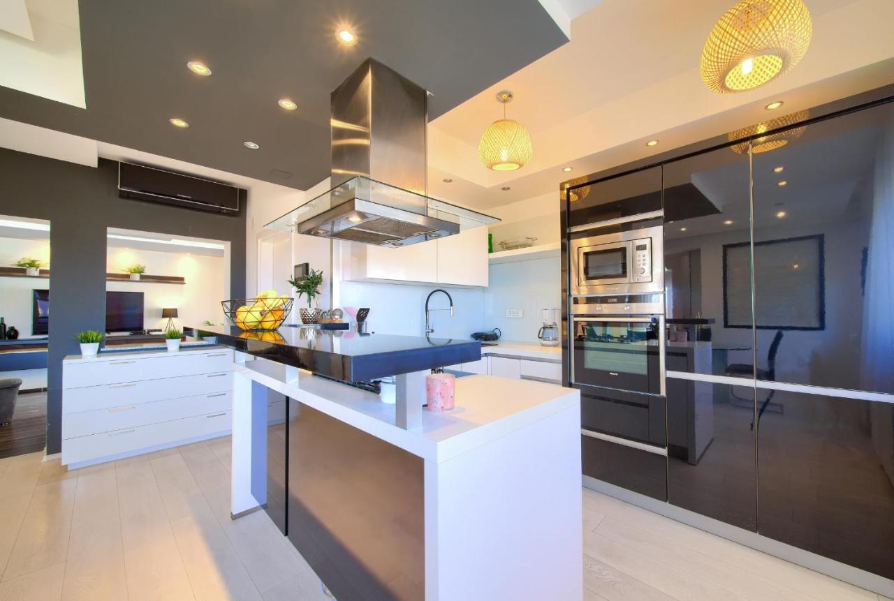 Luxury Apartments Vanessa, 니바이스 외부 사진