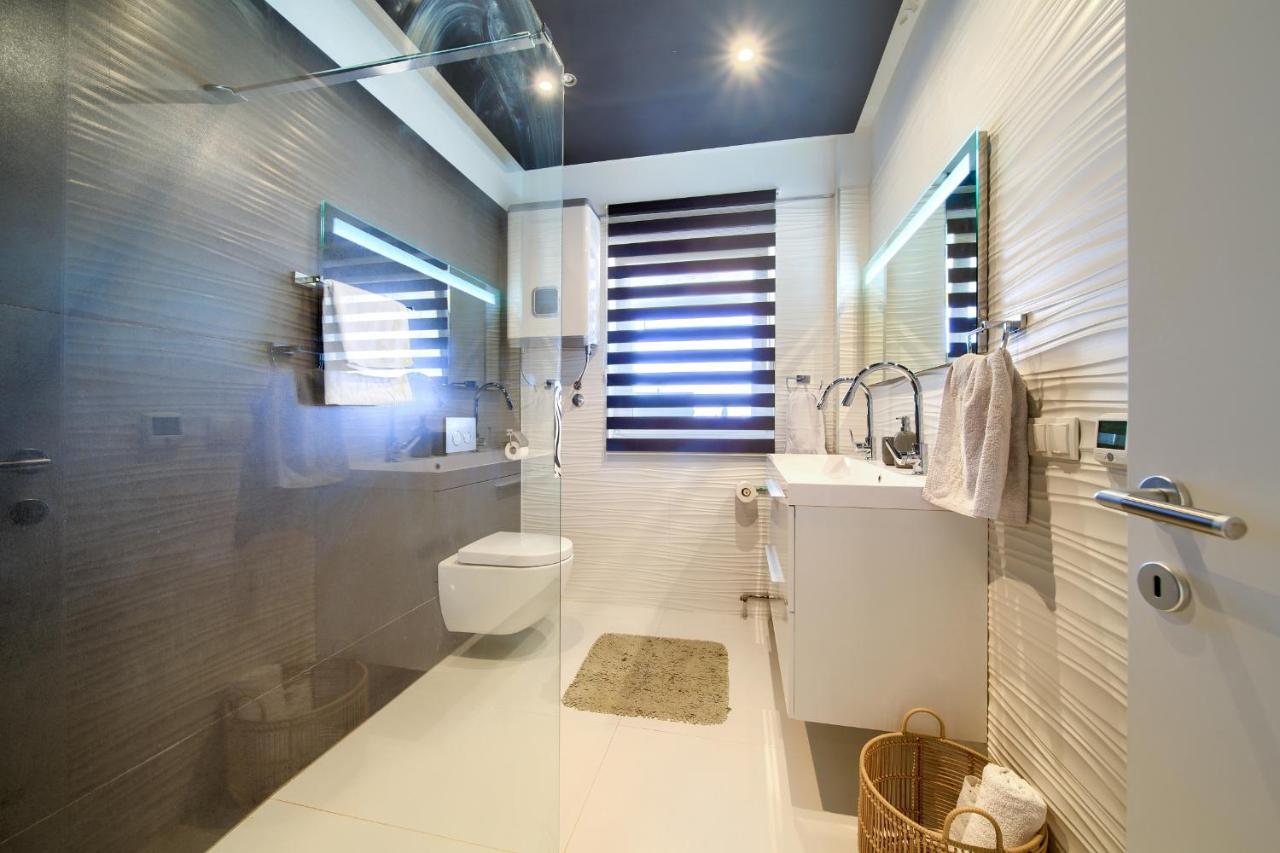 Luxury Apartments Vanessa, 니바이스 외부 사진