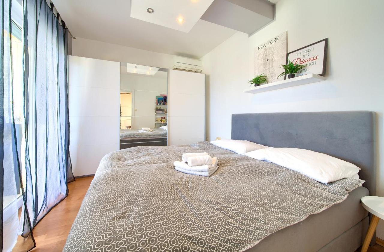 Luxury Apartments Vanessa, 니바이스 외부 사진