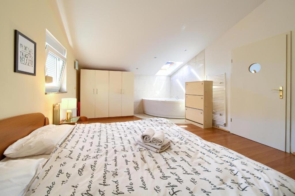 Luxury Apartments Vanessa, 니바이스 외부 사진