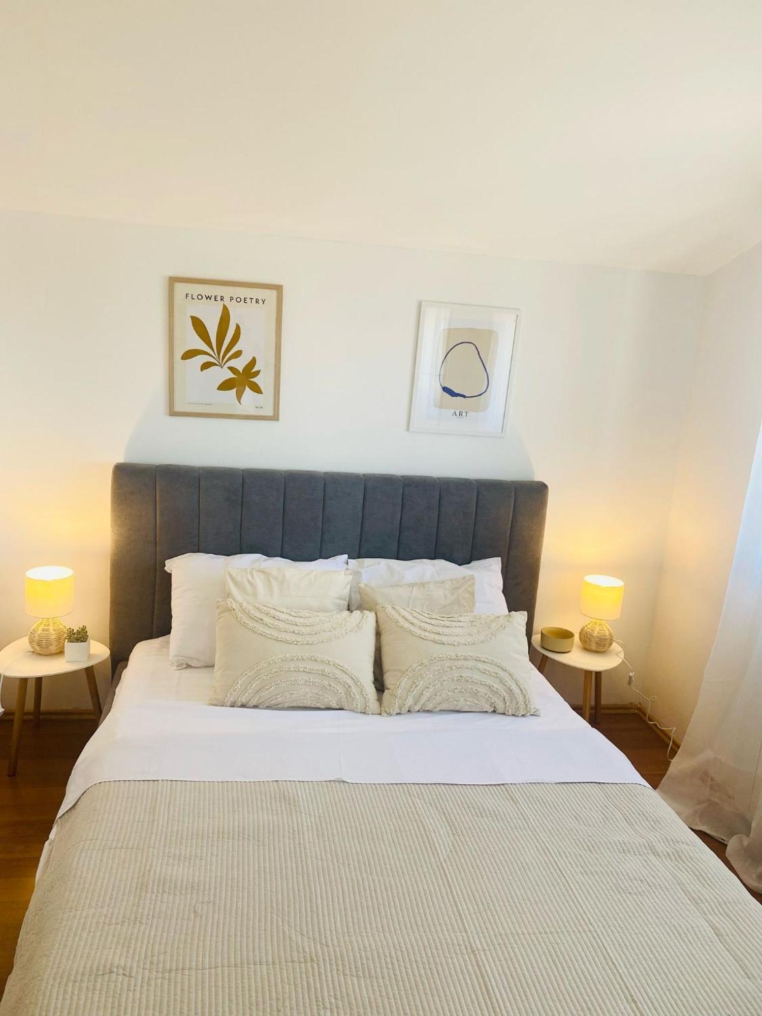 Luxury Apartments Vanessa, 니바이스 외부 사진