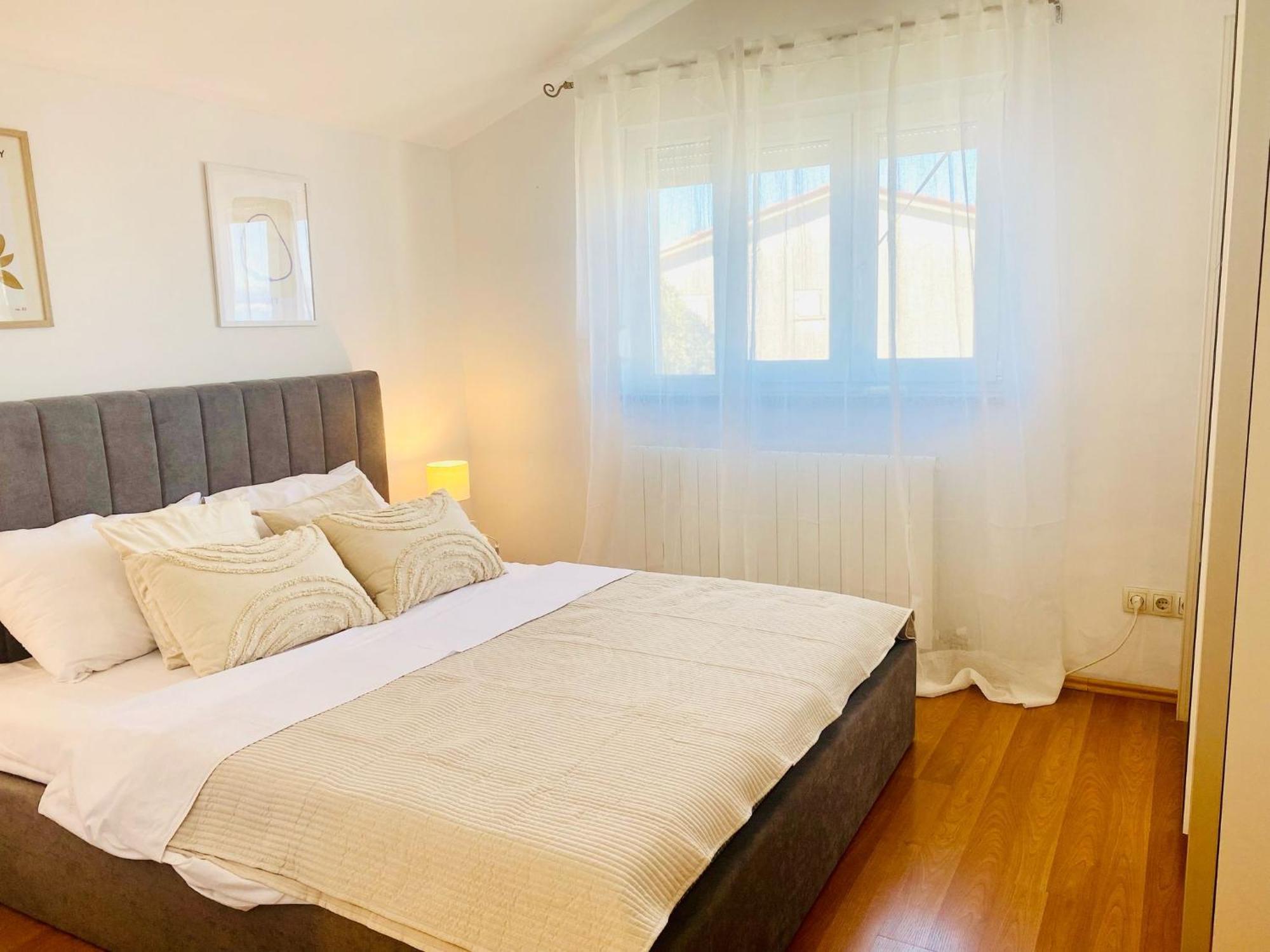 Luxury Apartments Vanessa, 니바이스 외부 사진